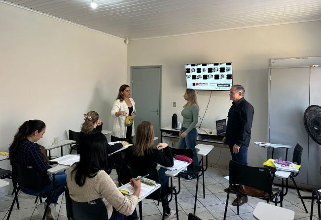 FORMAÇÃO DO ALFABETIZA JUNTOS ACONTECE EM TAGUAÍ